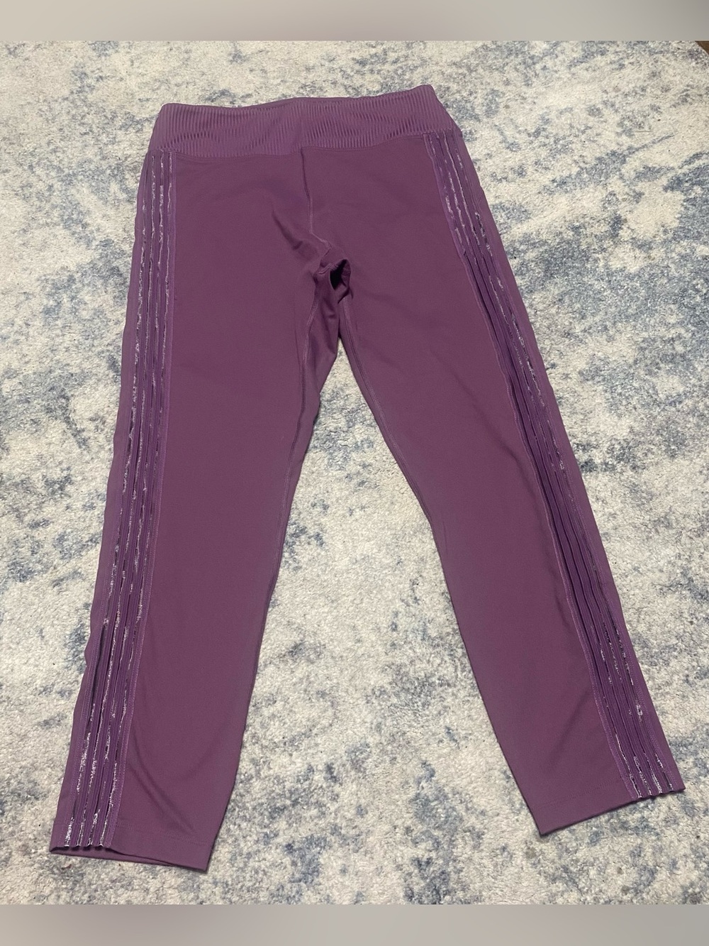 PINK Victoria’s Secret Ultimate Purple Mesh Leggings Size L